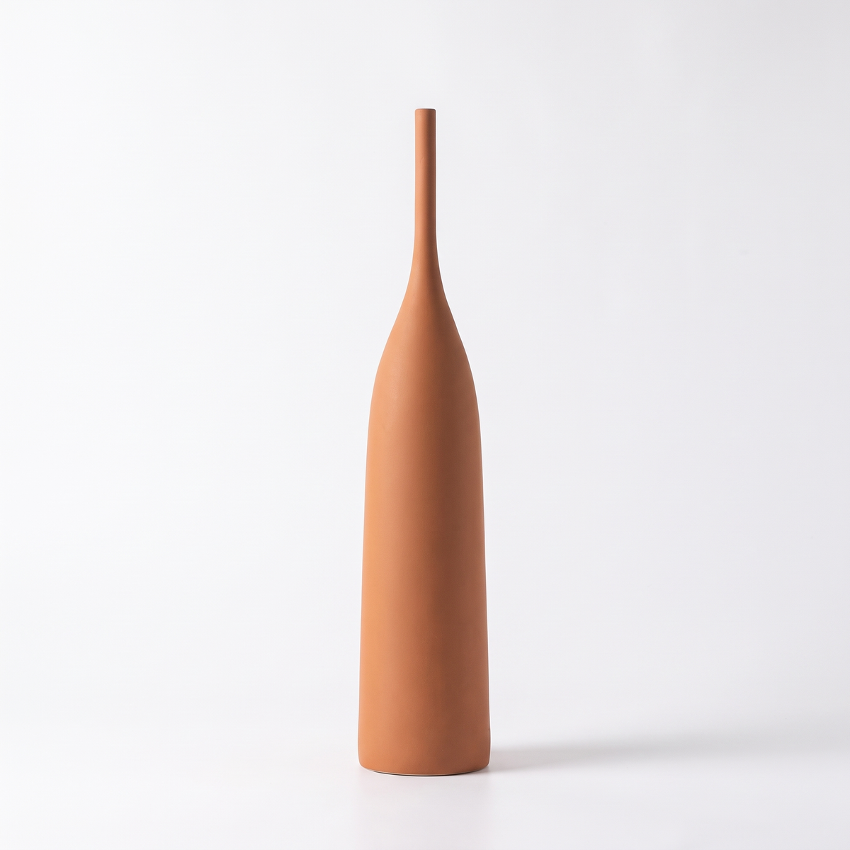 Handmade Morandi ceramic vase – Terracotta Bottle (46 cm), on a white background