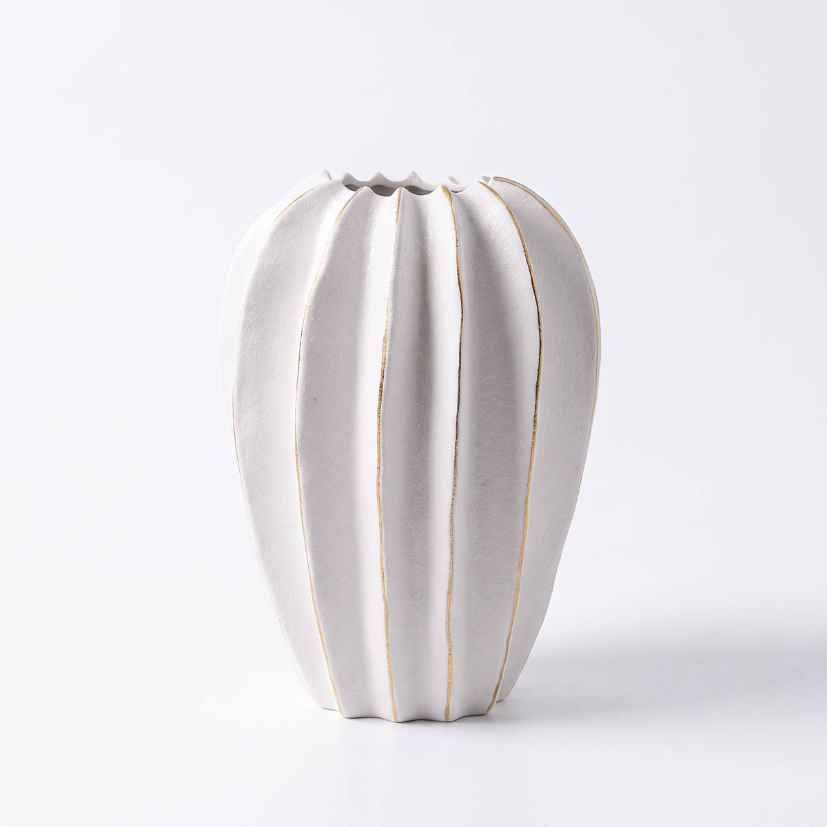 Ribbed carambola ceramic vase – Tall – White, on a white background